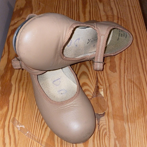 Capezio Tap Shoes - Picture 1 of 3